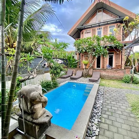 Uma Dewa Homestay